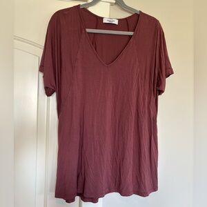3/$20 Carly Jean Los Angeles V-Neck Short Sleeve Top in Dusty Rose